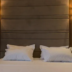 Deluxe & Executive By Rafaelo Hotel